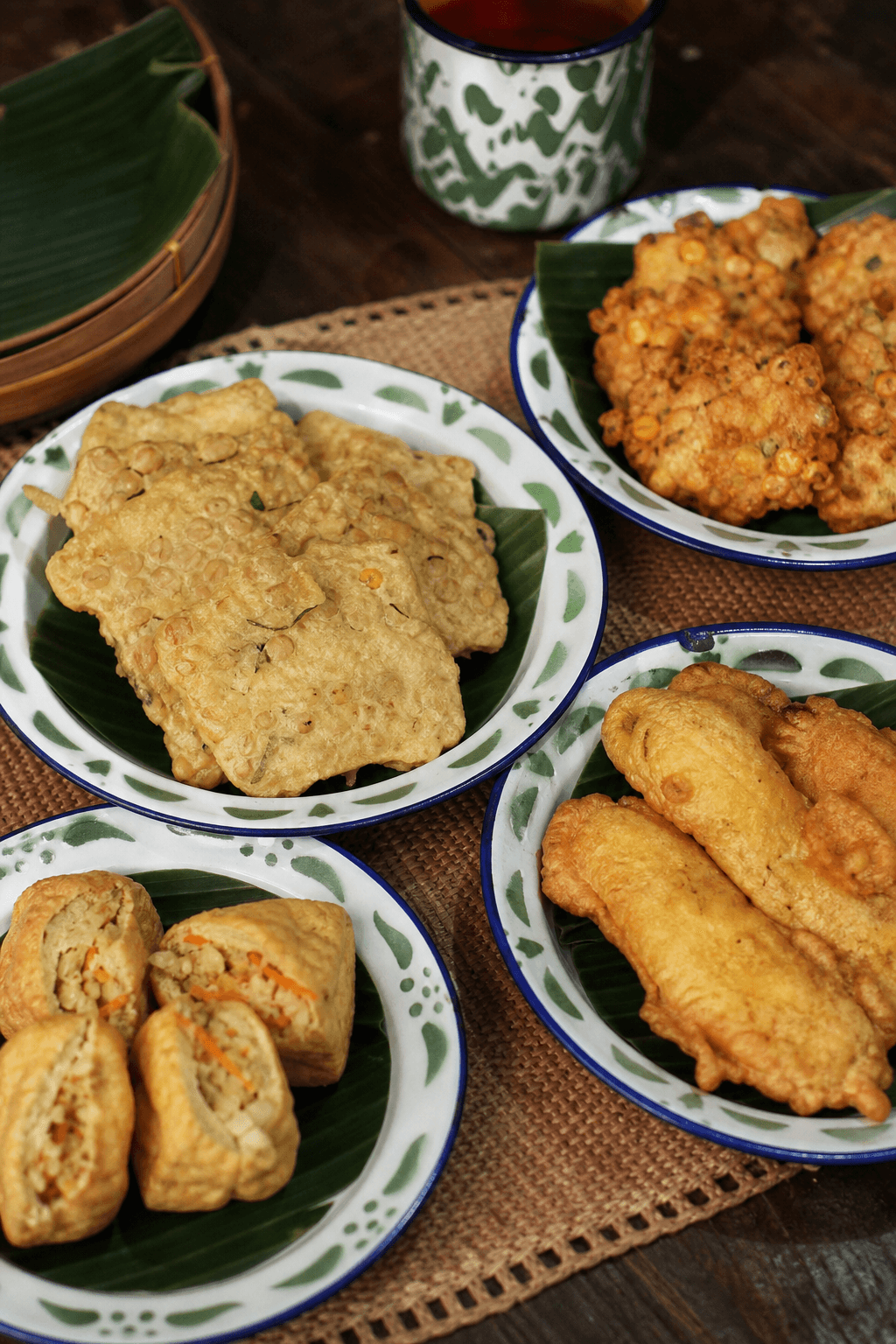 Tempe Mendoan, Tempe tipis, tepung gurih, masih lembut.